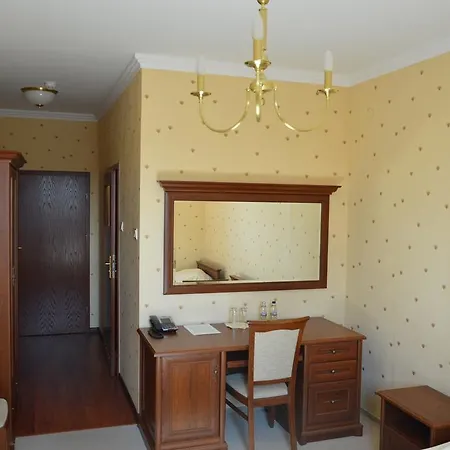 Ξενοδοχείο με διαμερίσματα Zamek 3*