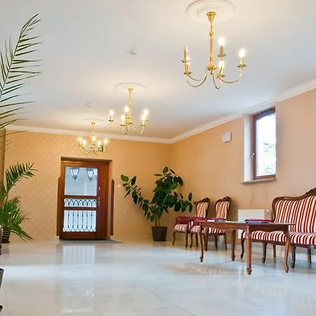 Zamek شقة فندقية 3*